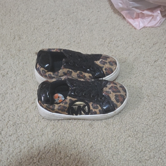 Micheal Kors Kids Sneakers - Picture 3 of 5